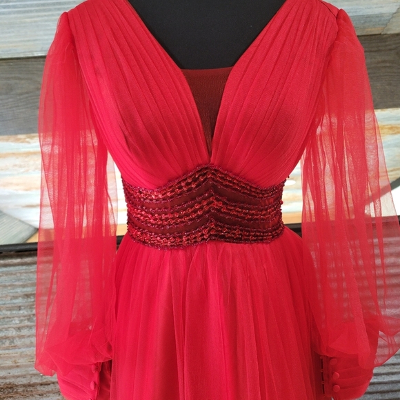 Elegant Red Long Sleeve Dress - Picture 3 of 16